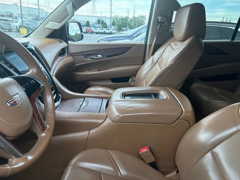Used 2015 Cadillac Escalade ESV Platinum AWD/4WD image 8