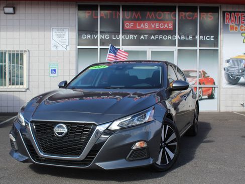 Used 2021 Nissan Altima 2.5 SV FWD image 2
