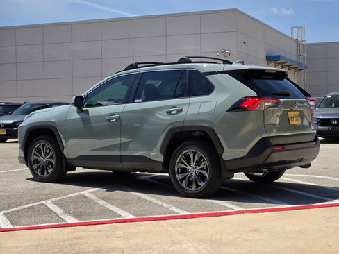 Used 2023 Toyota RAV4 XLE Premium AWD/4WD image 5