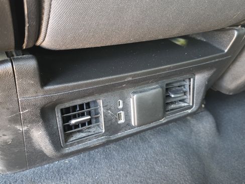 Used 2025 Chevrolet Silverado 2500 LT w/ Convenience Package image 18