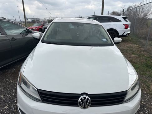 Used 2012 Volkswagen Jetta TDI image 3