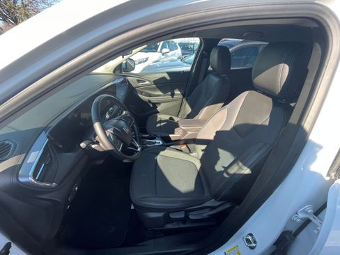 Used 2025 Buick Encore GX Preferred image 24