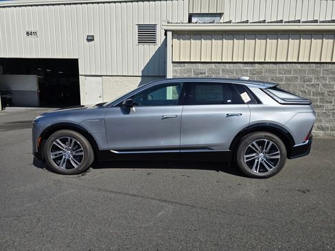 New 2026 Cadillac Lyriq Luxury image 3