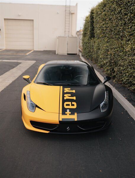 Used 2013 Ferrari 458 Spider RWD image 2