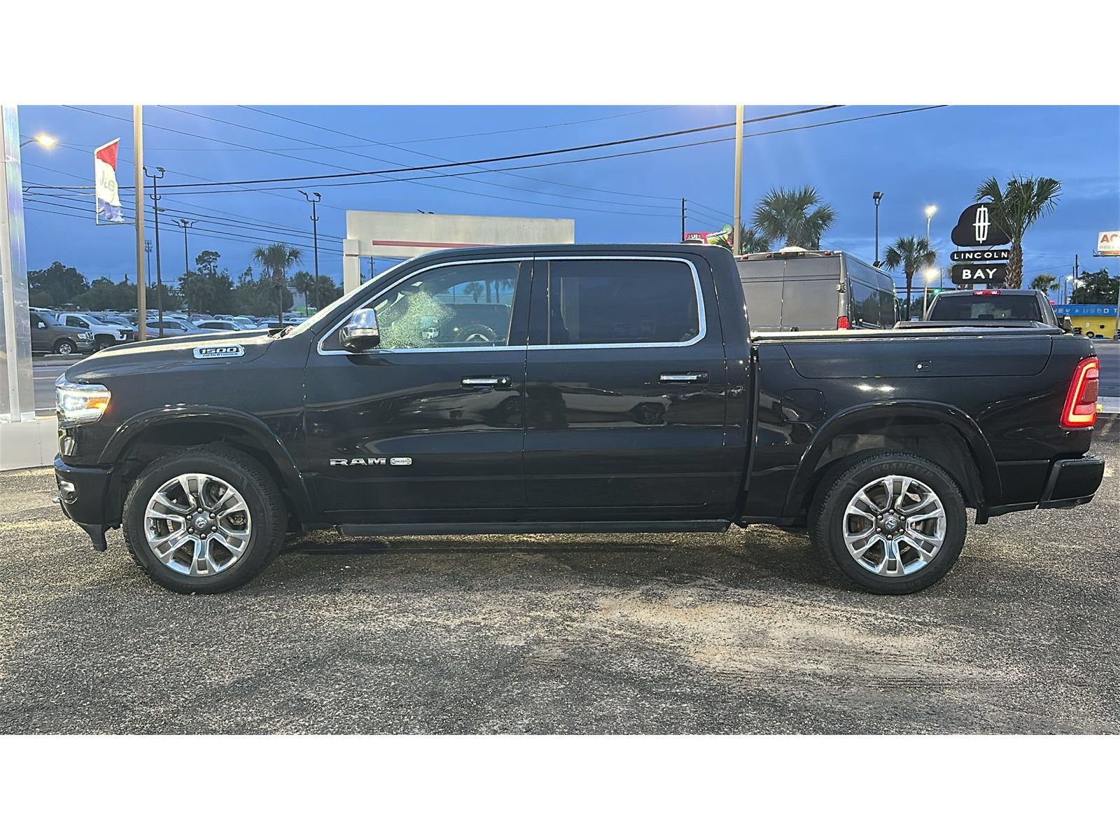Used 2021 RAM 1500 Limited AWD/4WD image 3