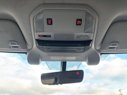 Used 2021 Subaru Ascent Premium w/ Convenience Package image 18