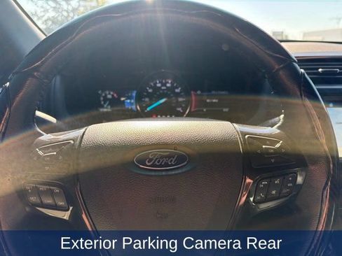Used 2018 Ford Explorer XLT w/ Equipment Group 202A FWD image 9