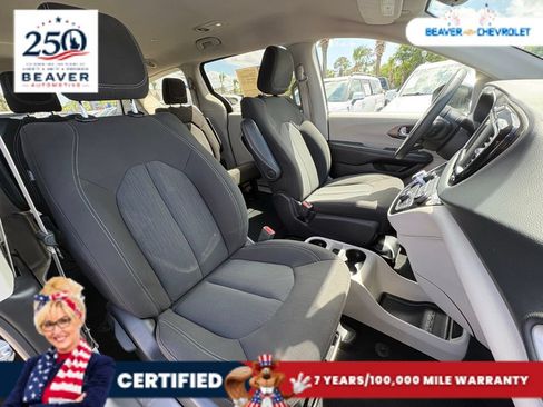 Used 2023 Chrysler Voyager LX FWD image 30