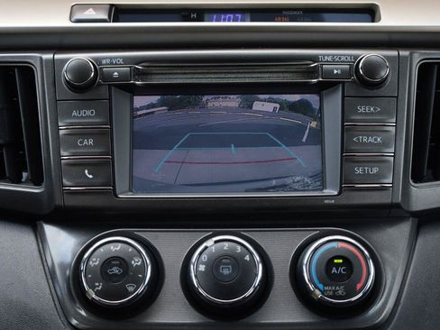 Used 2015 Toyota RAV4 LE FWD image 34