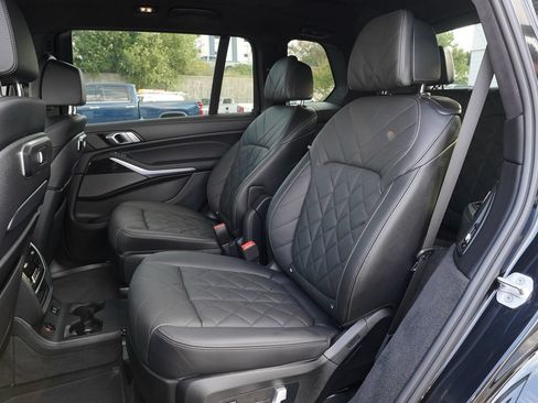 Used 2024 BMW X7 xDrive40i w/ M Sport Package AWD/4WD image 20
