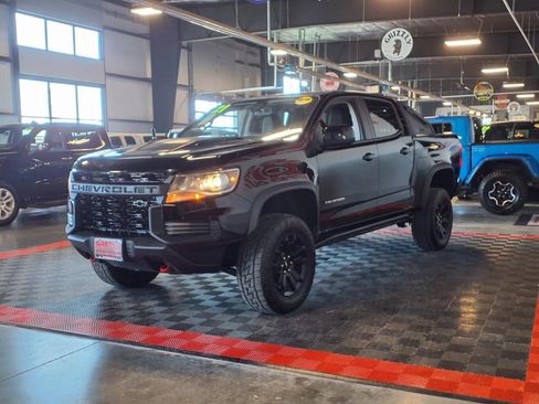 Used 2021 Chevrolet Colorado ZR2 w/ ZR2 Midnight Special Edition image 3