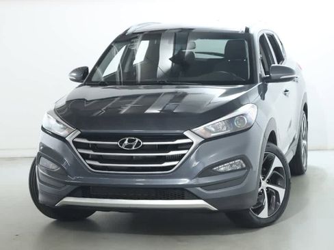 Used 2018 Hyundai Tucson Value w/ Cargo Package image 3