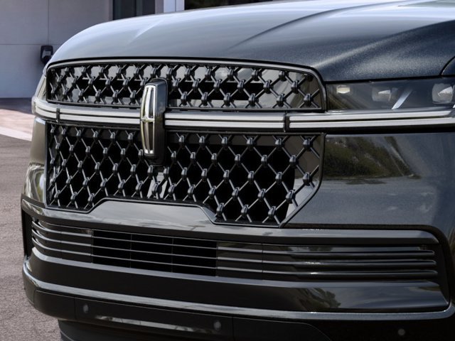 New 2027 Lincoln Navigator Reserve w/ Jet Appearance Package AWD/4WD image 17