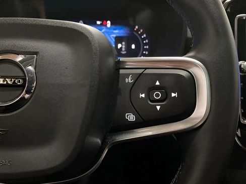 Used 2025 Volvo XC40 B5 Plus AWD/4WD image 35