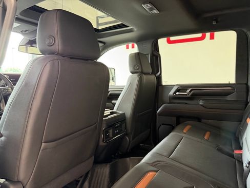 Used 2024 GMC Sierra 2500 AT4 w/ AT4 Preferred Package AWD/4WD image 29