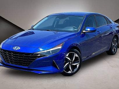 Used 2023 Hyundai Elantra SEL w/ Convenience Package
