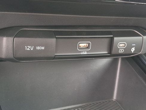 New 2026 Kia Niro Wind FWD image 12