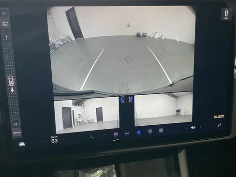 Used 2022 Tesla Model X image 16