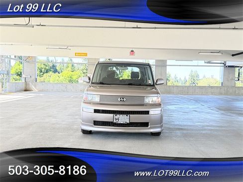 Used 2005 Scion xB FWD image 10