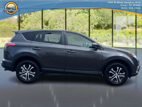 Used 2018 Toyota RAV4 LE FWD image 22