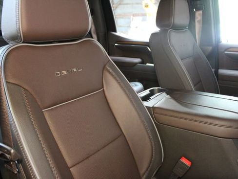 Used 2025 GMC Sierra 1500 Denali AWD/4WD image 11