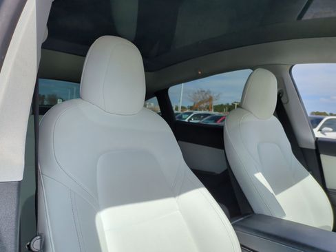 Used 2021 Tesla Model Y 2WD image 32
