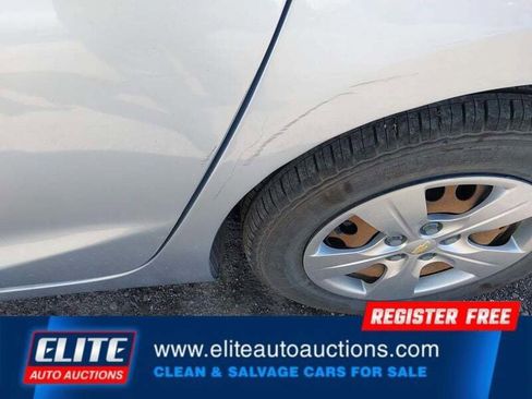 Used 2018 Chevrolet Cruze LS image 12