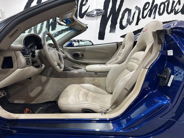 Used 2004 Chevrolet Corvette Convertible w/ Preferred Equipment Group RWD image 9