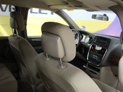 Used 2011 Chrysler Town & Country Touring w/ Security Group FWD image 10
