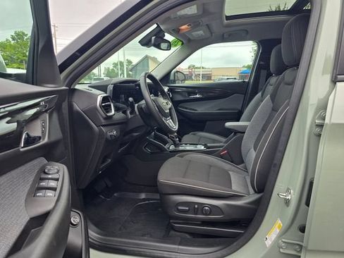 Used 2026 Chevrolet TrailBlazer LT w/ Convenience Package AWD/4WD image 17