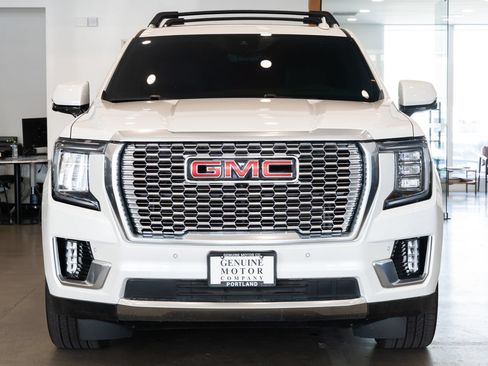 Used 2024 GMC Yukon Denali w/ Denali Reserve Package AWD/4WD image 2
