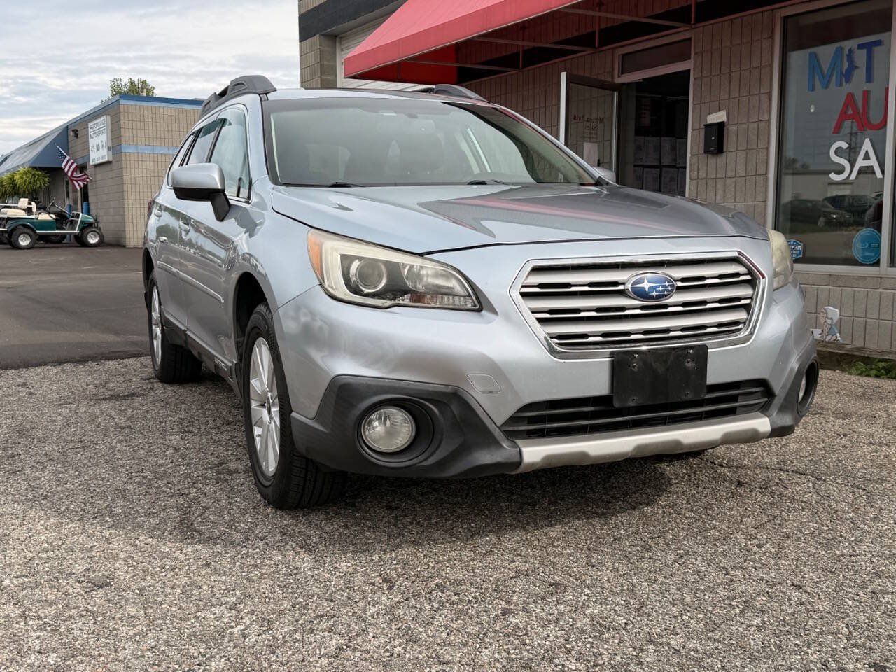 Used 2017 Subaru Outback 2.5i Premium AWD/4WD image 2