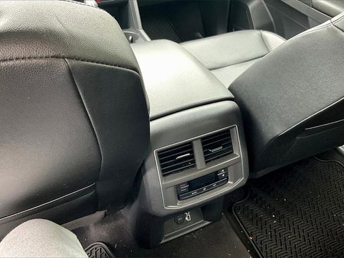 Used 2019 Volkswagen Atlas SE image 32