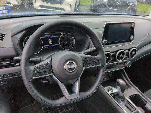 Used 2024 Nissan Sentra SV FWD image 9