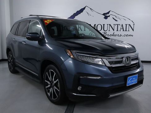 Used 2020 Honda Pilot Touring image 1