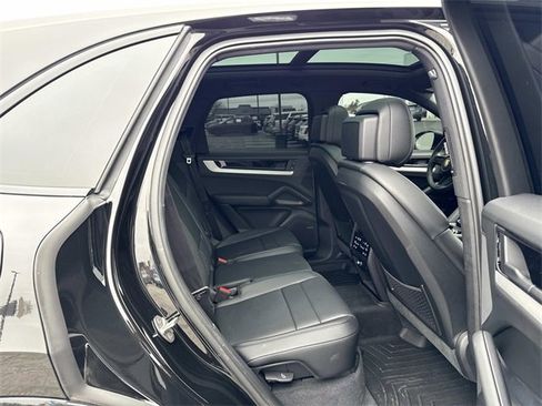Used 2025 Porsche Cayenne S image 15