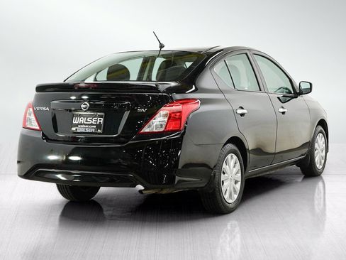 Used 2018 Nissan Versa SV FWD image 5