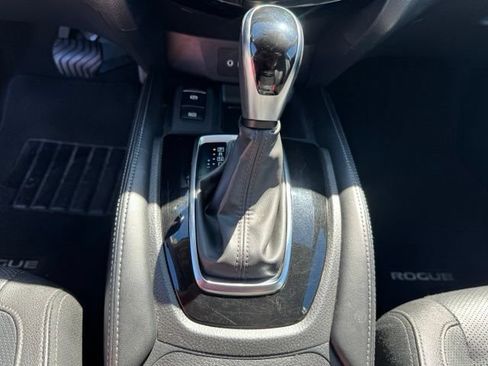 Used 2020 Nissan Rogue SL AWD/4WD image 23
