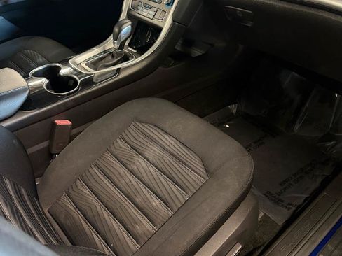 Used 2016 Ford Fusion SE FWD image 10