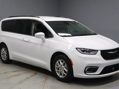 Used 2022 Chrysler Pacifica Touring-L