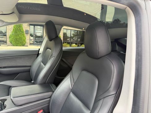 Used 2021 Tesla Model Y Long Range AWD/4WD image 13