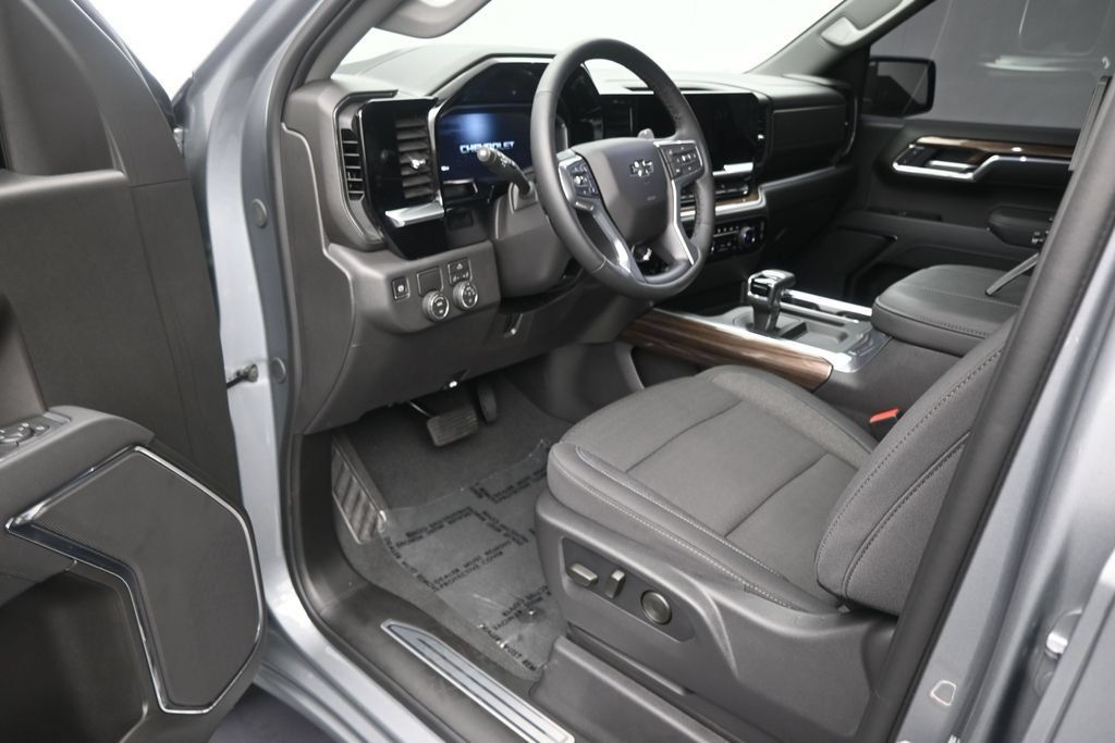 Used 2026 Chevrolet Silverado 1500 RST RWD image 11