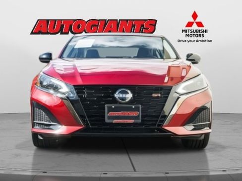 Used 2023 Nissan Altima 2.5 SR w/ SR Premium Package image 5