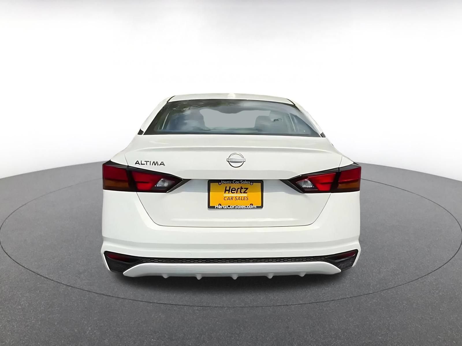Used 2025 Nissan Altima 2.5 SV FWD image 12