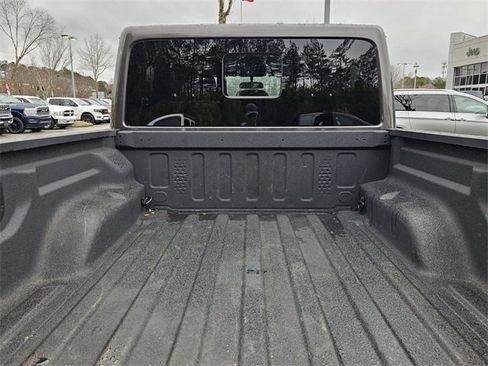 Used 2025 Jeep Gladiator Sport image 7