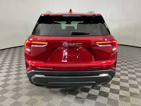 Used 2025 GMC Terrain Elevation w/ Elevation Premium Package FWD image 5