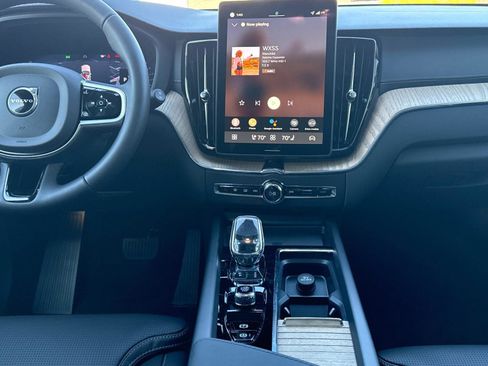 New 2026 Volvo XC60 B5 Ultra w/ Climate Package image 14