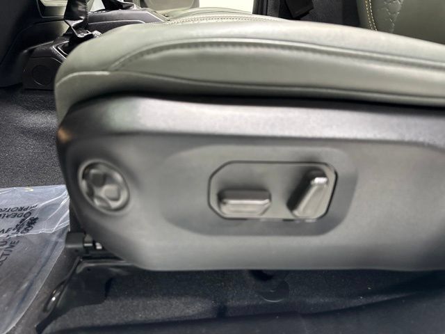 Used 2024 Jeep Wrangler High Altitude AWD/4WD image 7