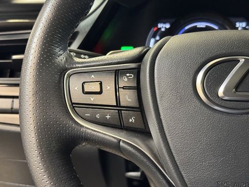 Used 2022 Lexus ES 300h F Sport image 34
