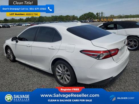 Used 2019 Toyota Camry LE image 3